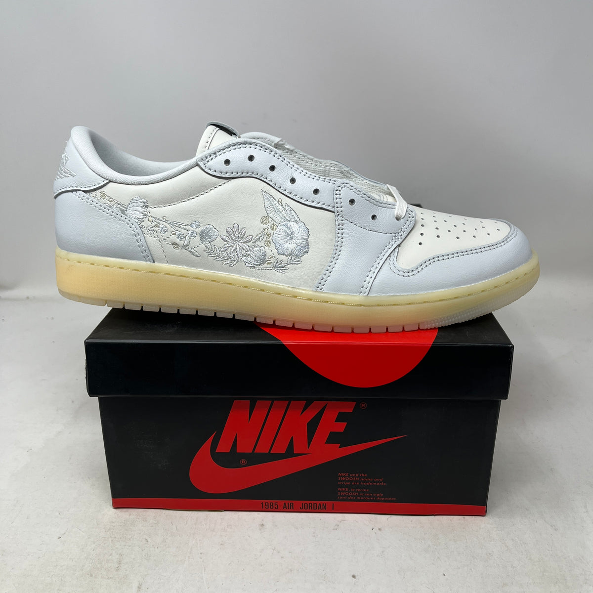 Jordan 1 Retro Low OG Rabbit Floral Swoosh