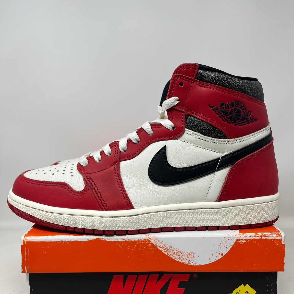 Jordan 1 Retro High OG Chicago Lost and Found Used