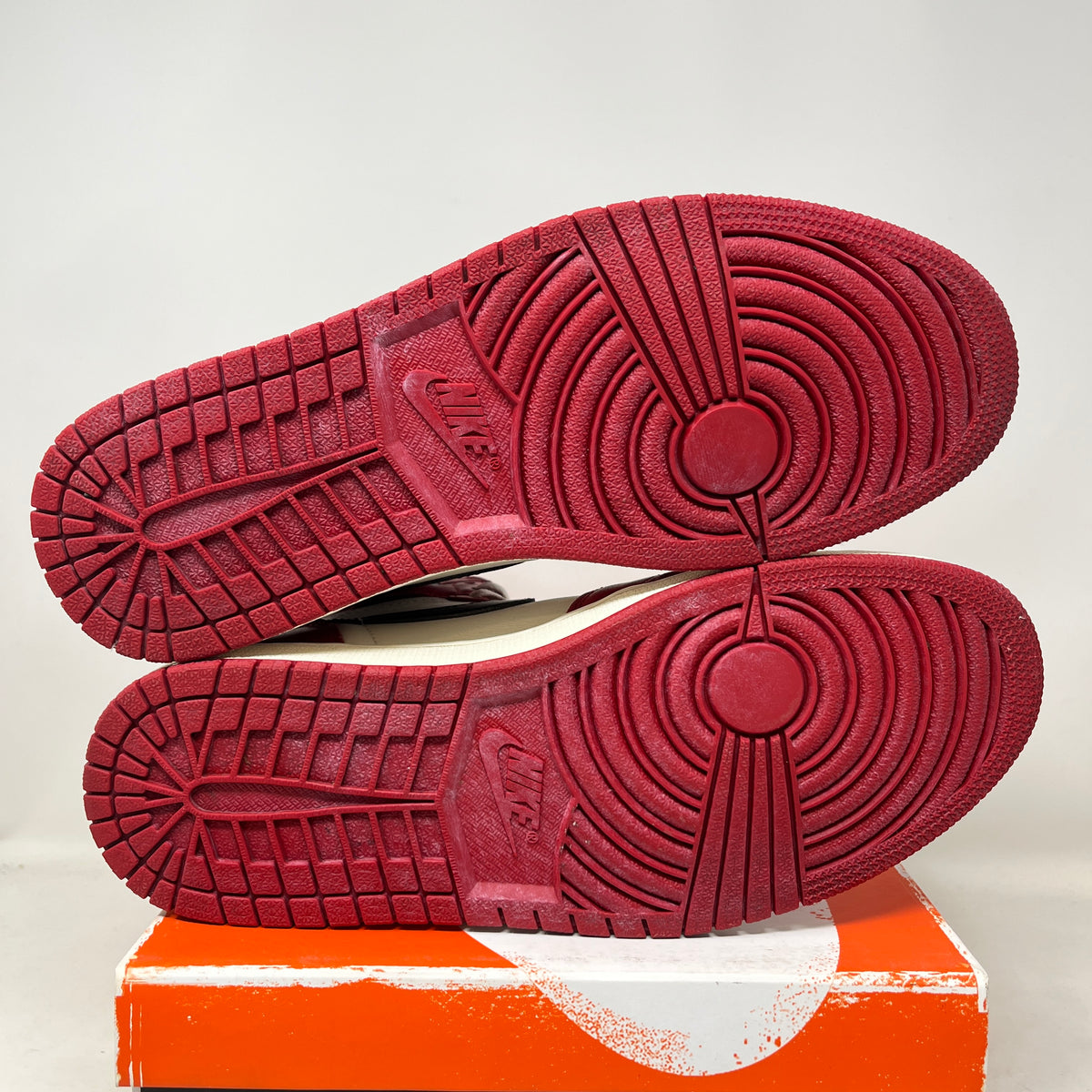 Jordan 1 Retro High OG Chicago Lost and Found Used
