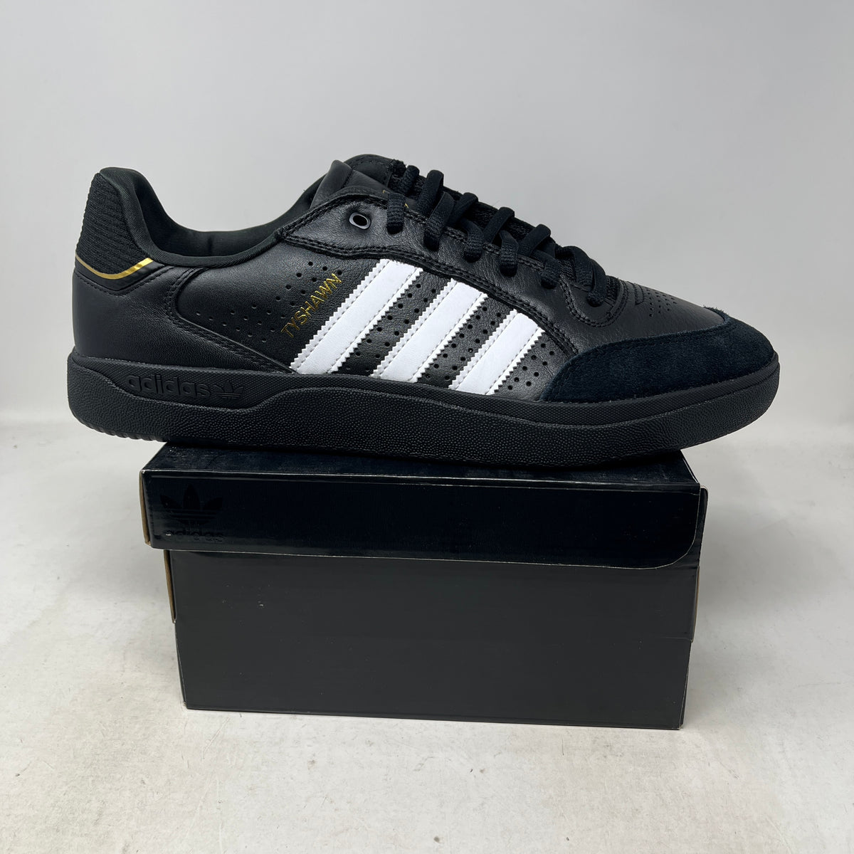adidas Tyshawn Low Core Black Cloud White Gold Metallic