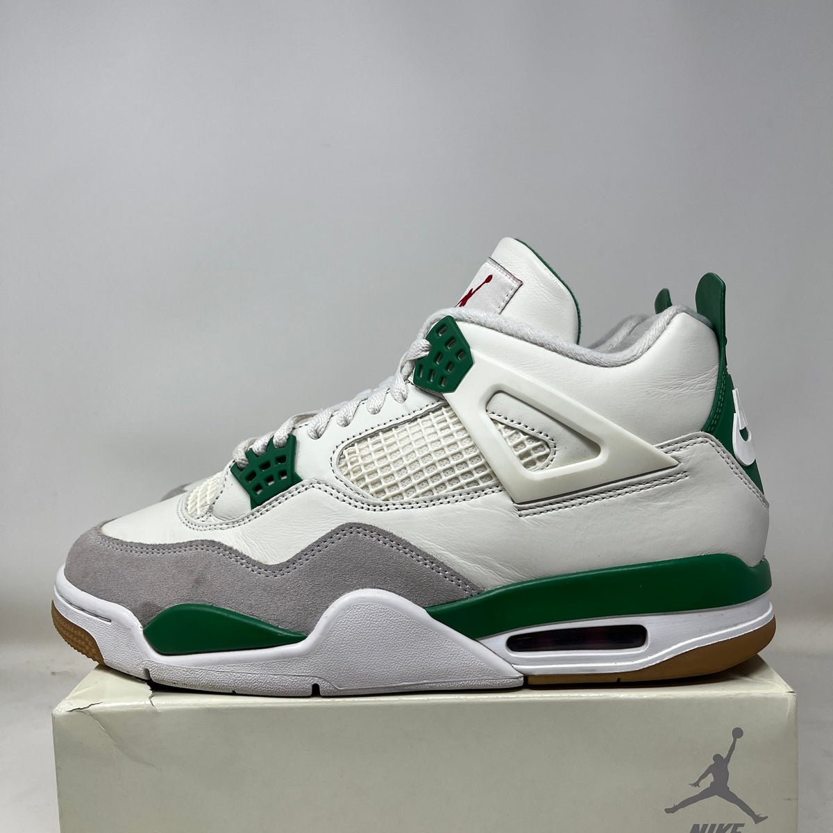 Jordan 4 Retro SB Pine Green Used