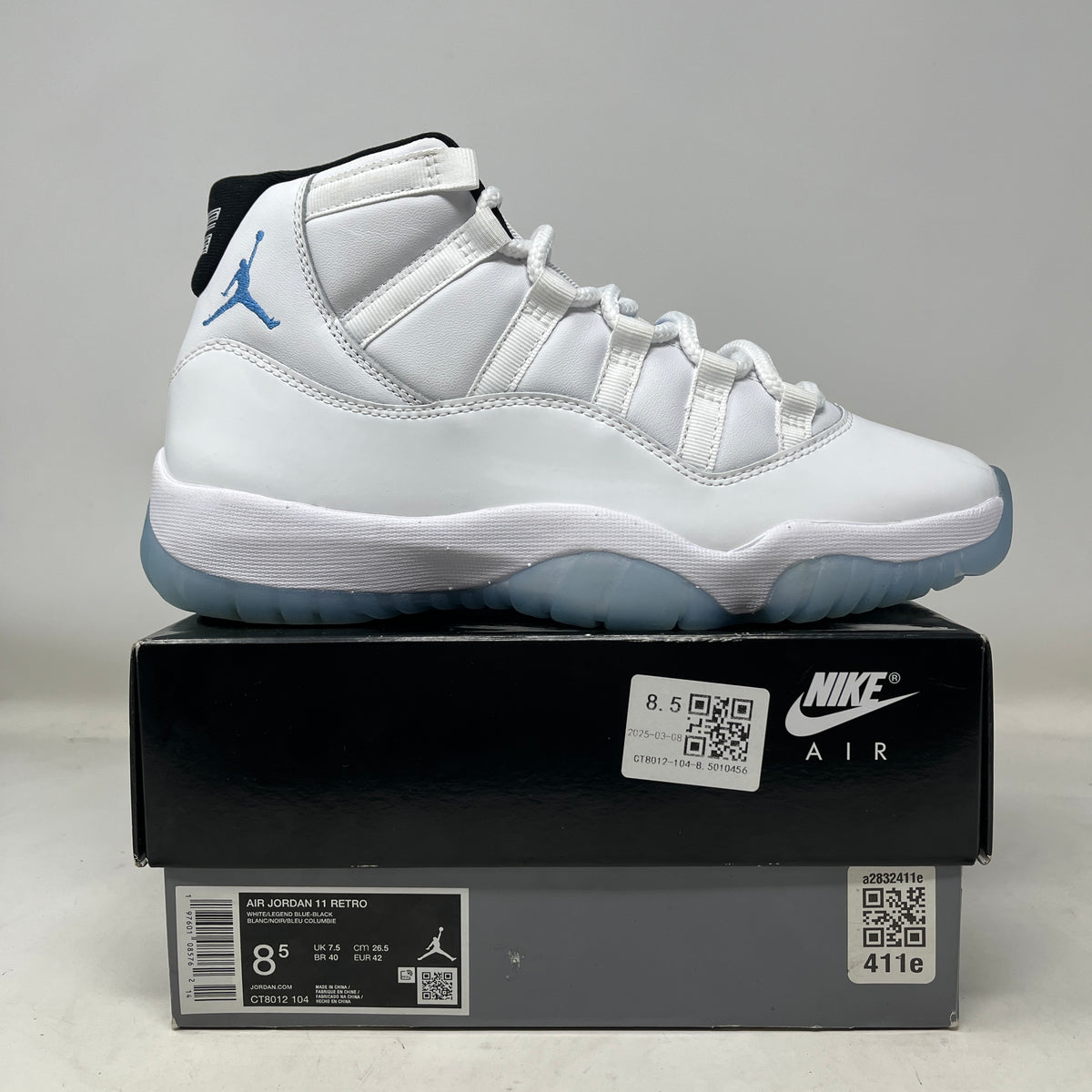 Jordan 11 Retro Legend Blue (2024)