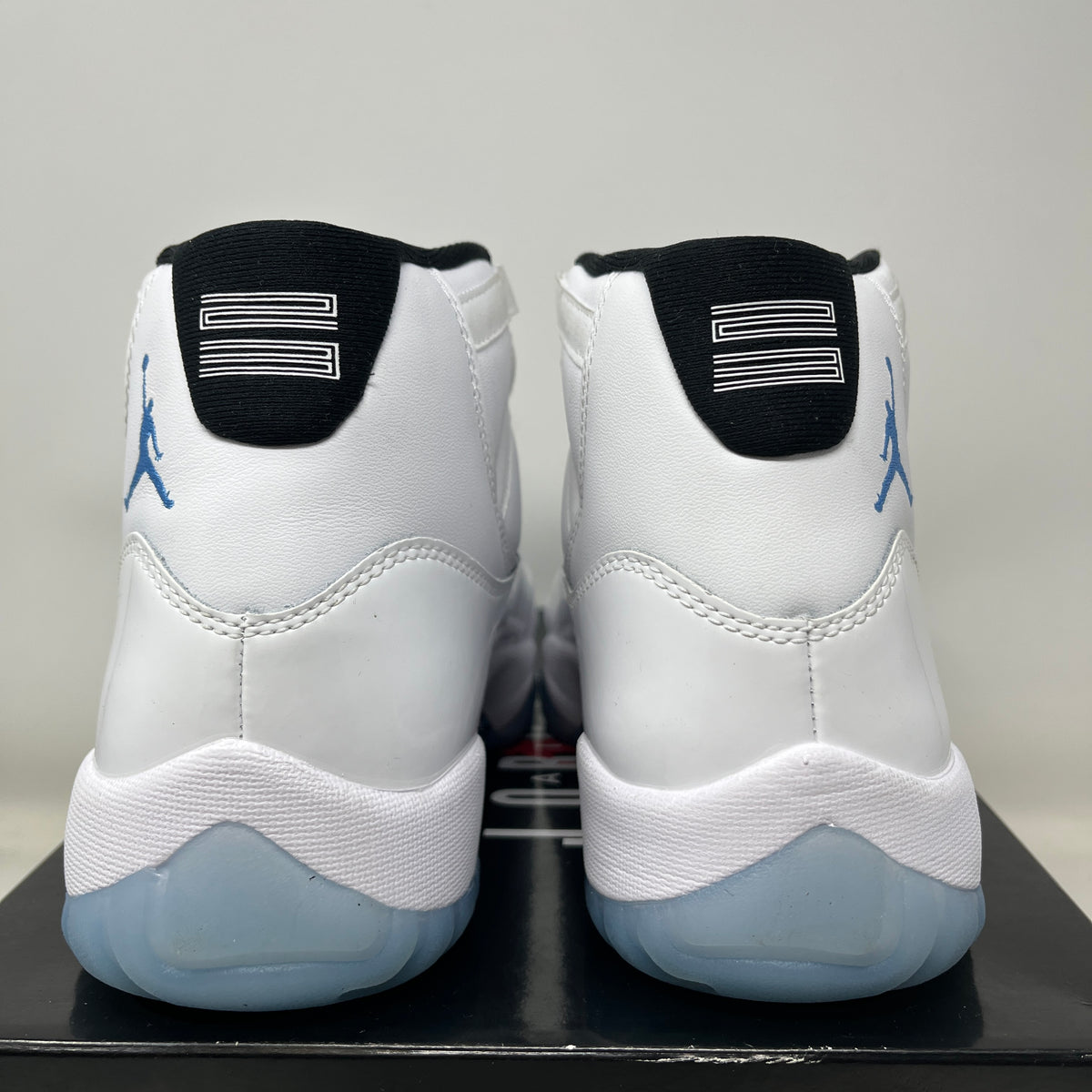Jordan 11 Retro Legend Blue (2024)