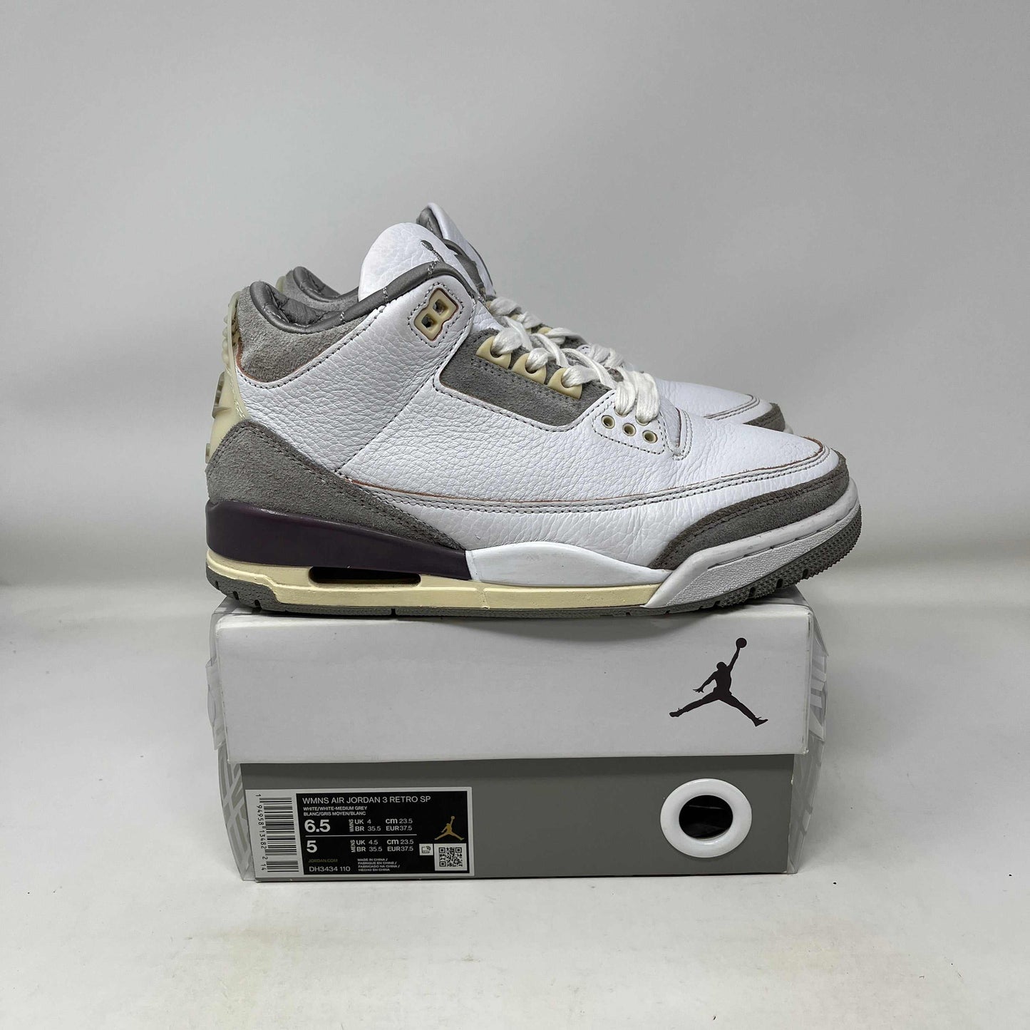 Used women's Jordan 3 Retro SP A Ma Maniére sneakers on box