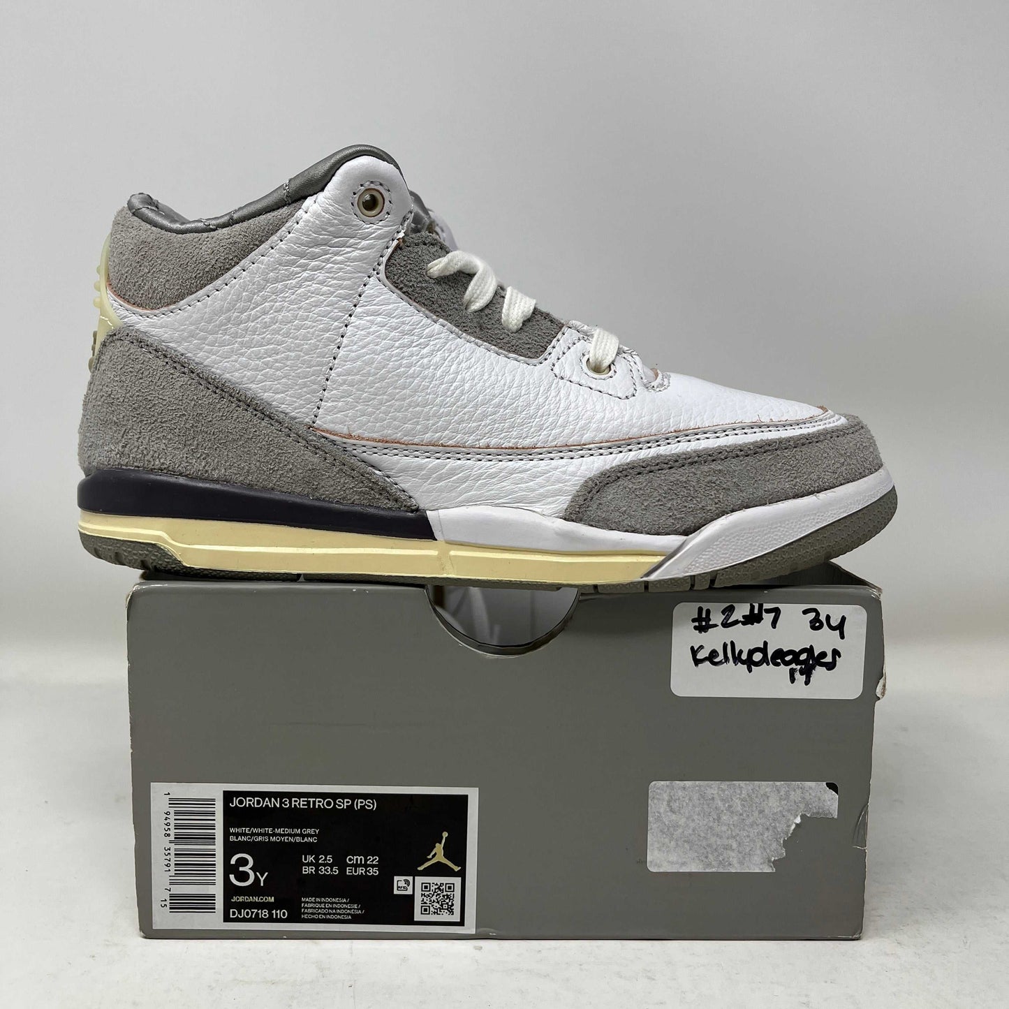 Jordan 3 Retro SP A Ma Maniére PS white and grey sneaker on box without lid